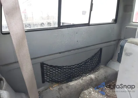 2002 Mazda B3000 Ds из США, поврежденный, VIN 4F4YR16V92TM23752